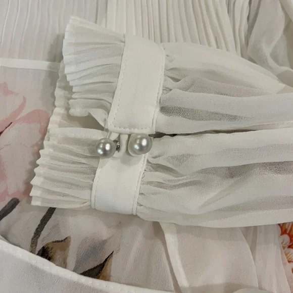 White House Black Market Pleated Blouse - Picture 10 of 13